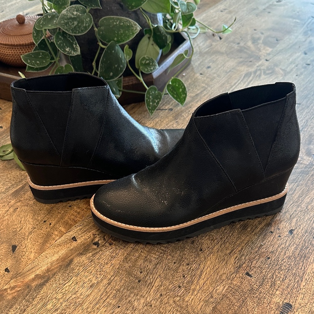 Eileen Fisher Black Ankle Booties